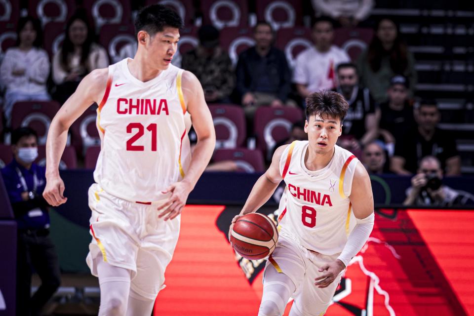 除胡金秋继, 中国男篮前
