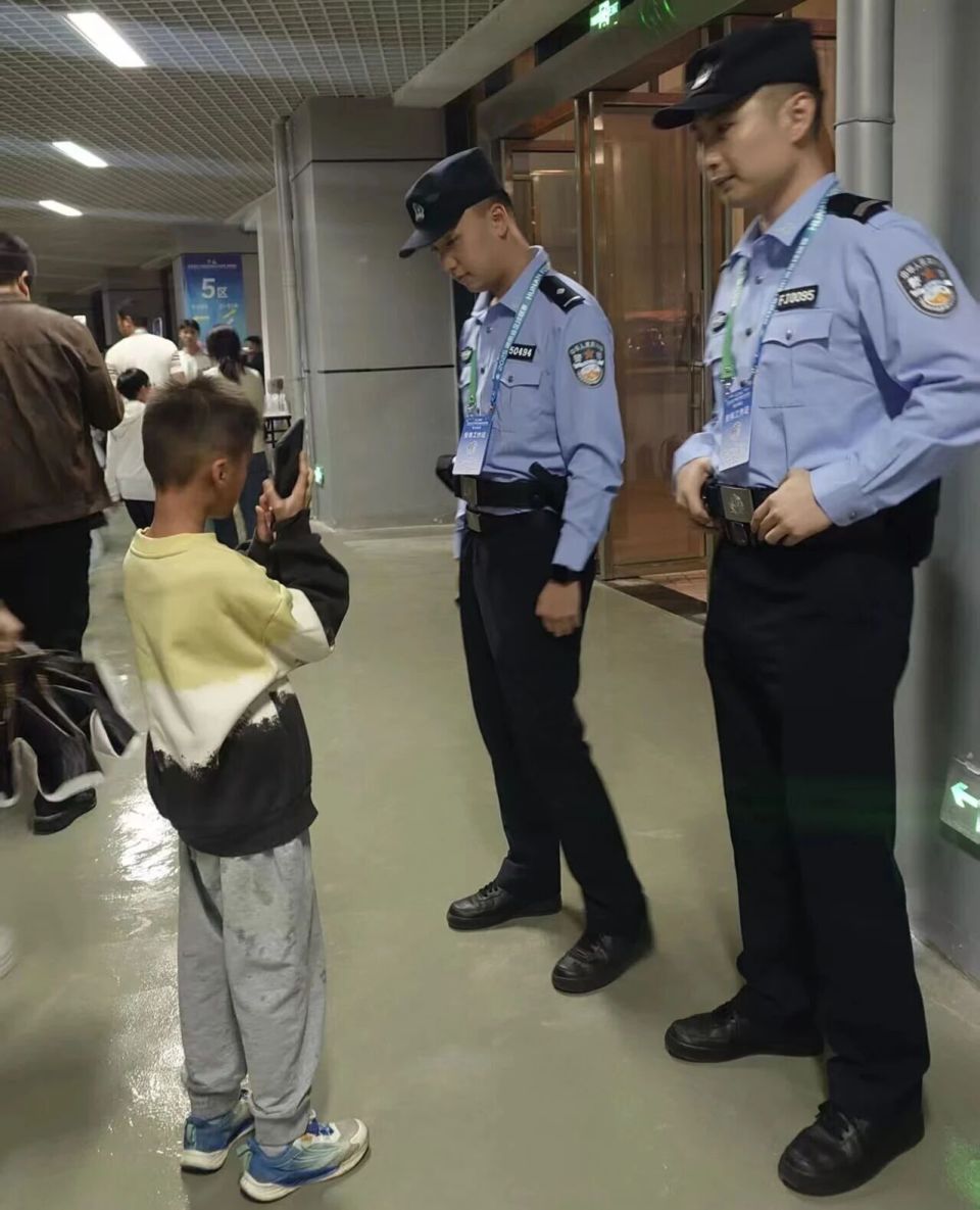 确保赛事全, 就像一个个