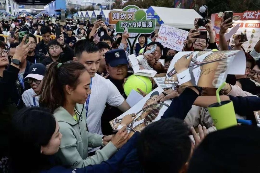 中国赛季通, 里奇, 李建艺