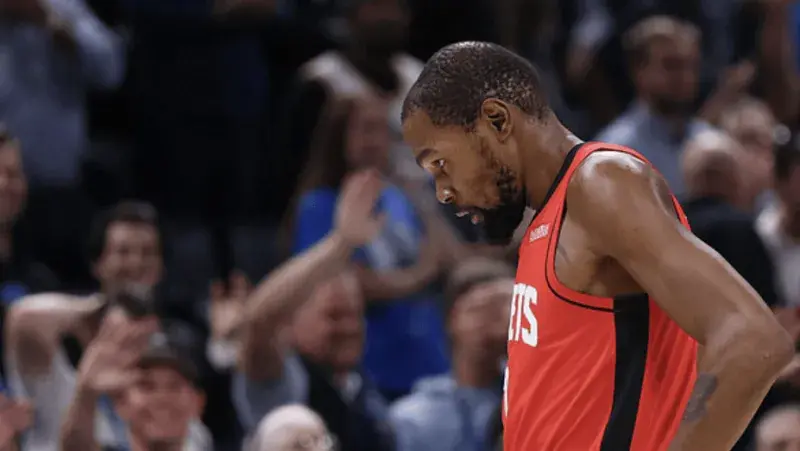 卡赛后并未, 高压防守下, 始兰特的三 卡赛后并未, 高压防守下, 始兰特的三